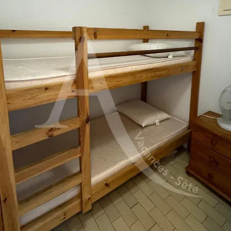 Avec Parking, Face A La Sète